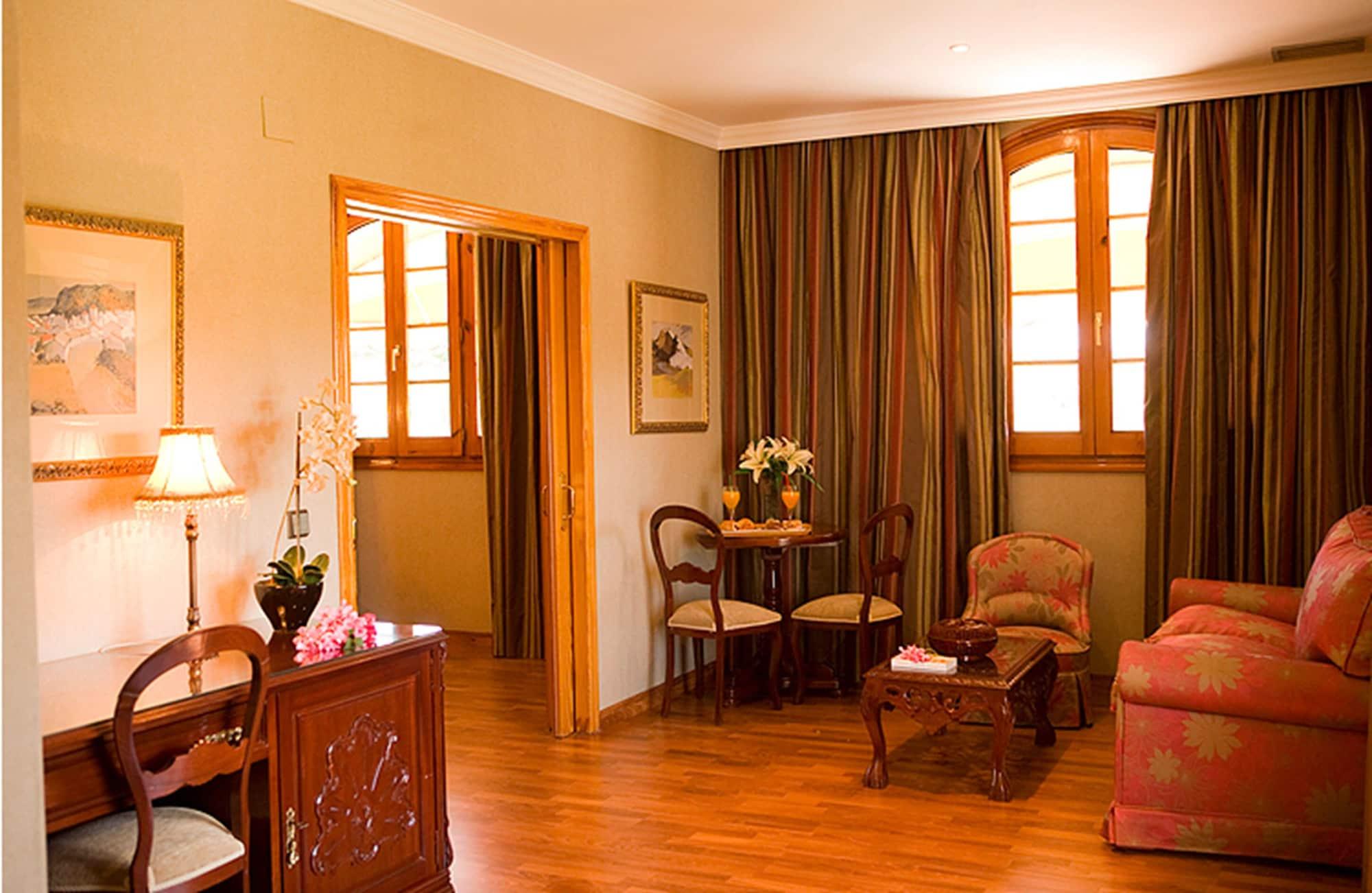 La Cueva Park 4*